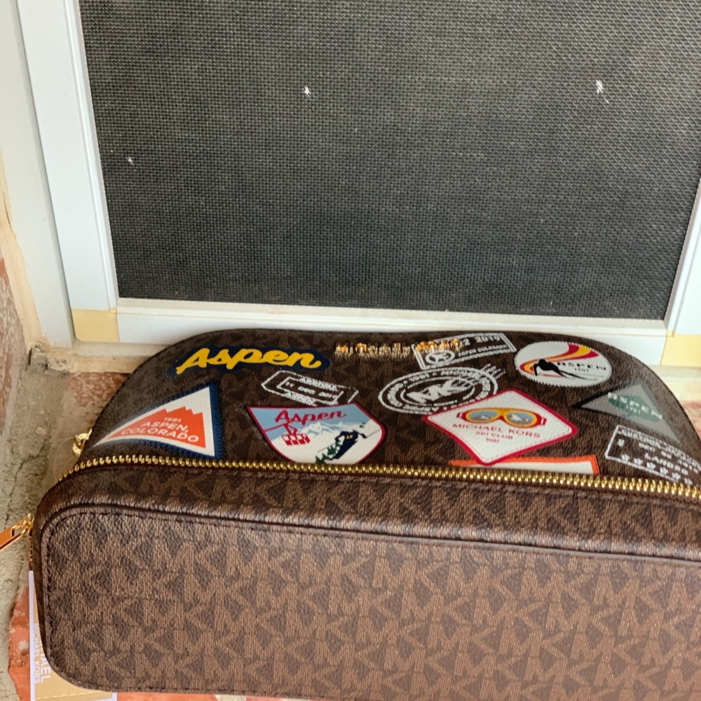Michael kors Large Aspen Colorado Travel Pouch - Picture 6 of 8